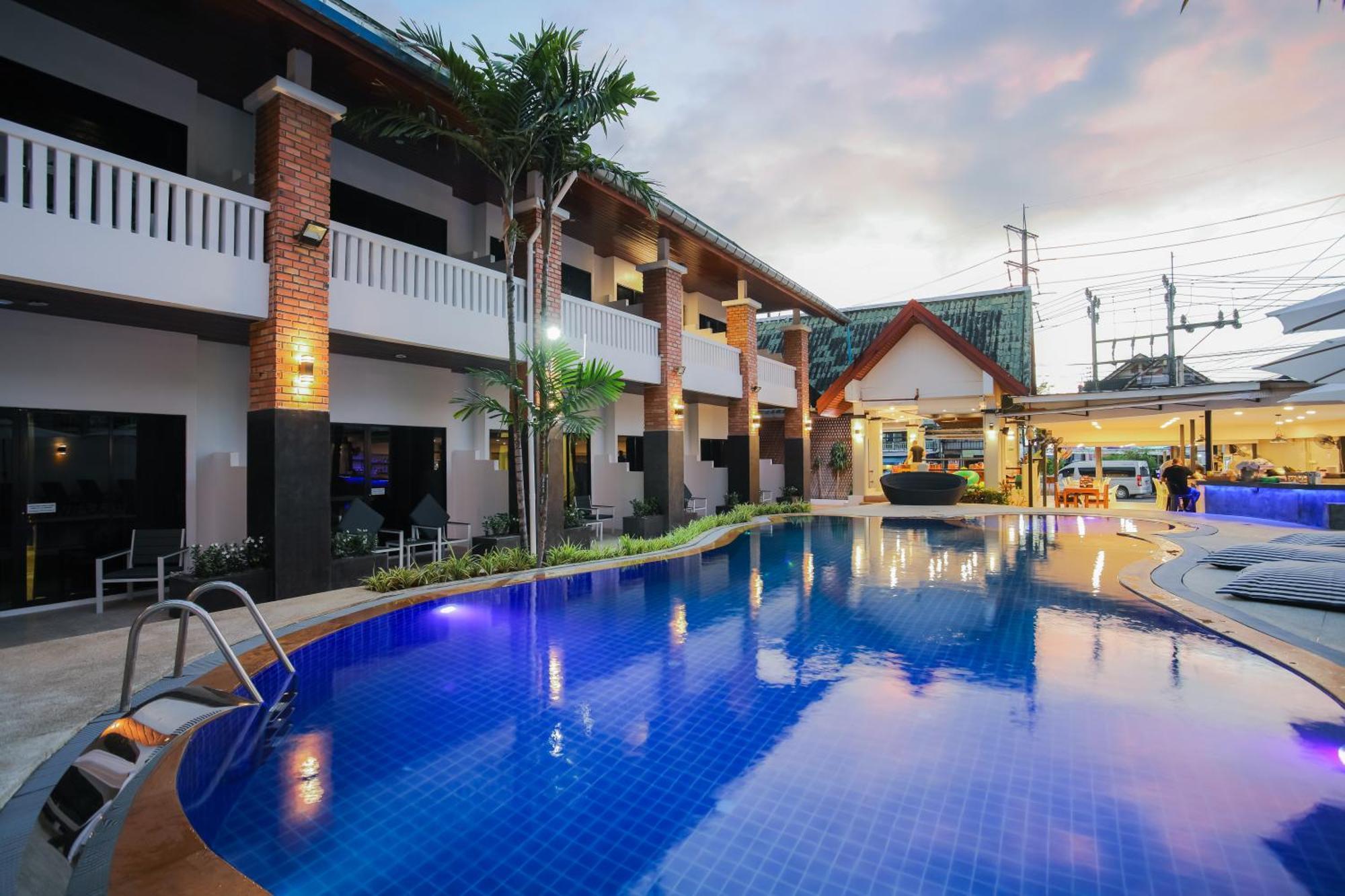 Etk Patong Resort Экстерьер фото